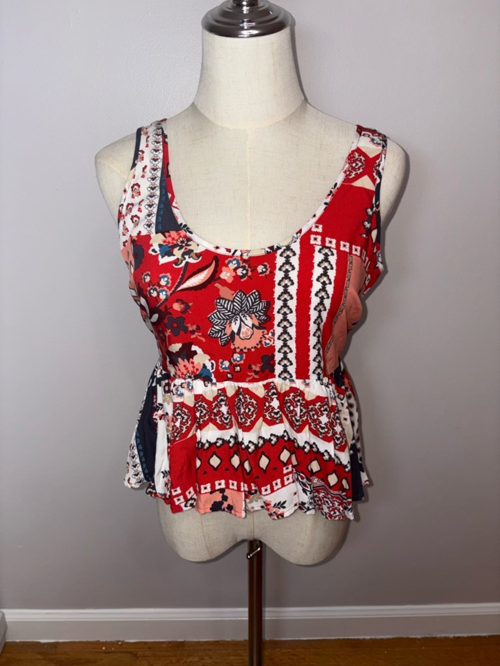 Guess‎ Patchwork Novelty Print Peplum Babydoll Top Floral Artsy Coquette Size S